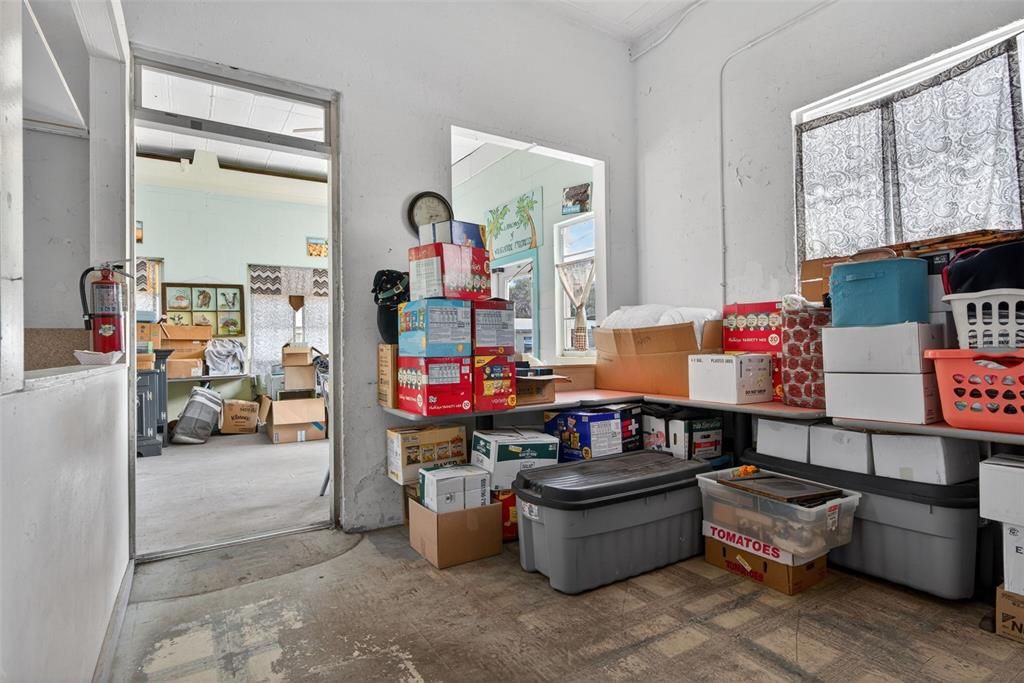 待售: $259,900 (0 贝兹, 0 浴室, 950 平方英尺)