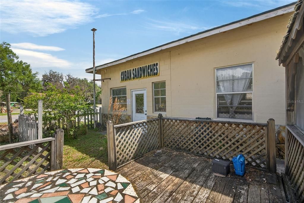 待售: $259,900 (0 贝兹, 0 浴室, 950 平方英尺)