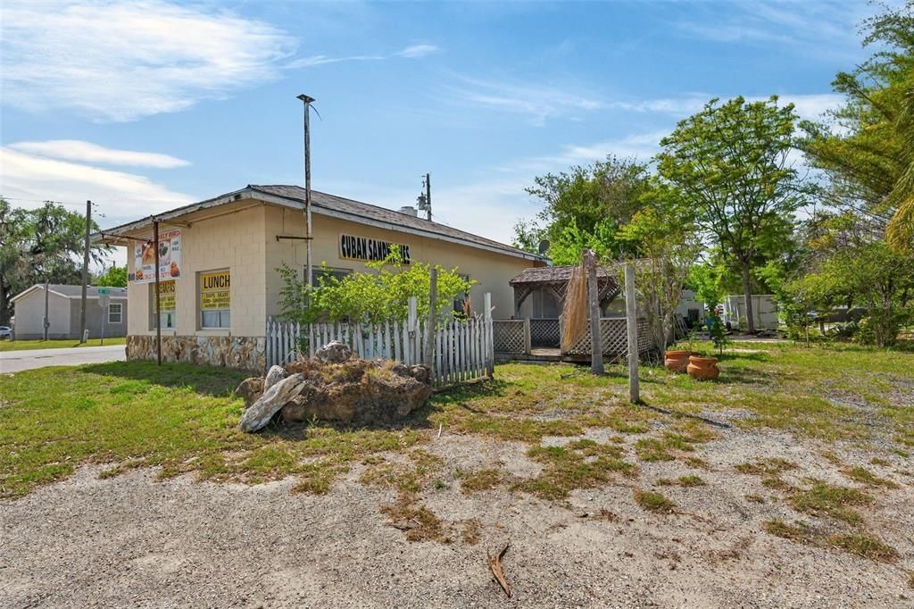 待售: $259,900 (0 贝兹, 0 浴室, 950 平方英尺)