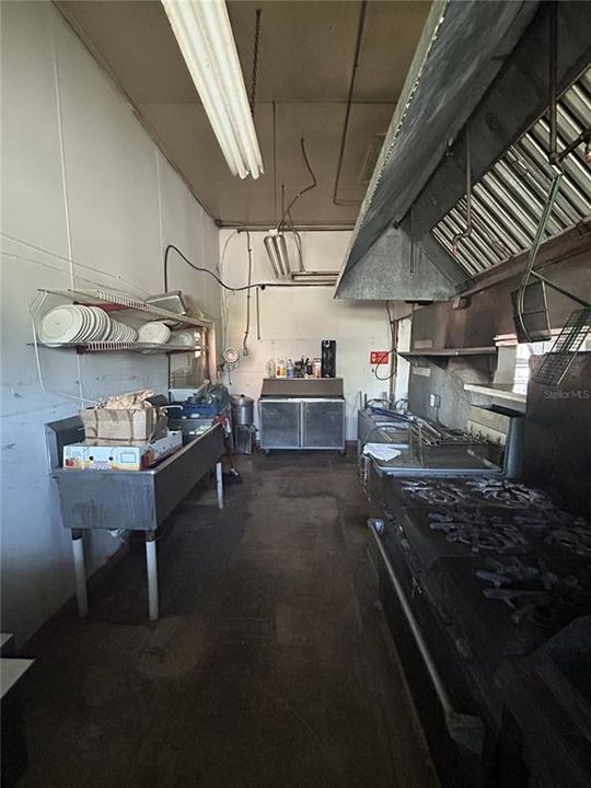 待售: $259,900 (0 贝兹, 0 浴室, 950 平方英尺)