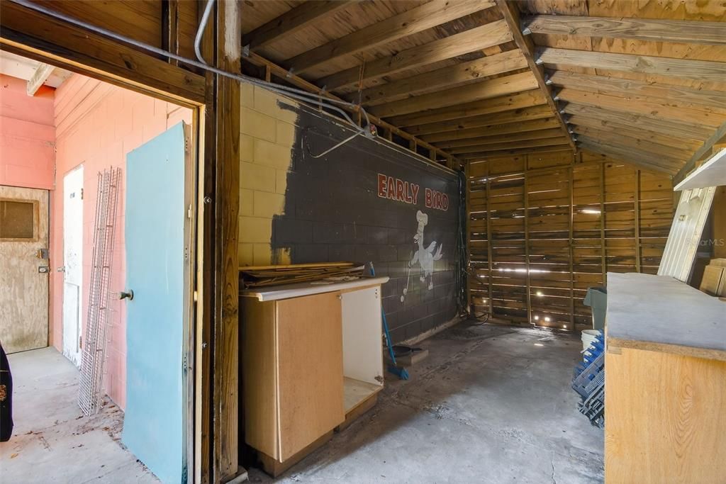 待售: $259,900 (0 贝兹, 0 浴室, 950 平方英尺)