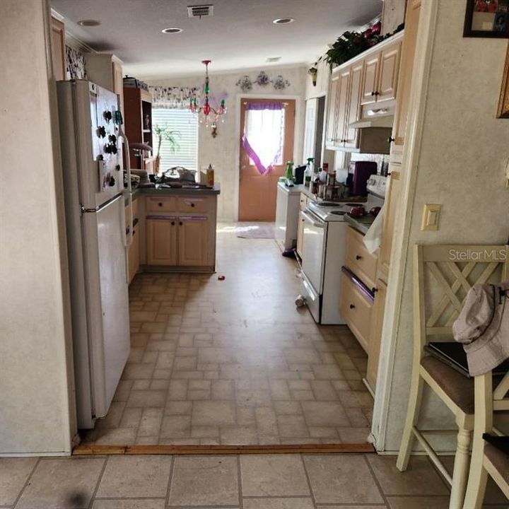 Под контрактом: $119,500 (3 спален, 2 ванн, 1296 Квадратных фут)