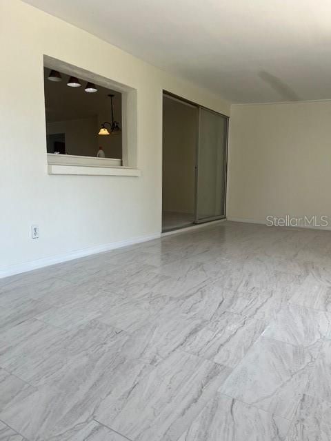Под контрактом: $2,495 (3 спален, 2 ванн, 1361 Квадратных фут)