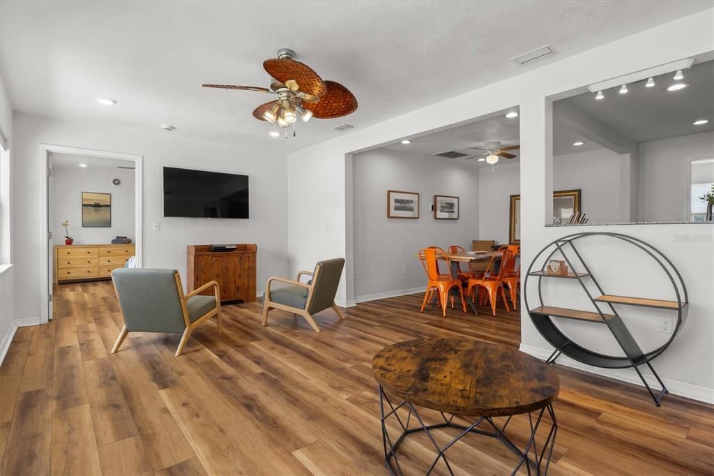 For Sale: $469,900 (3 beds, 3 baths, 1828 Square Feet)