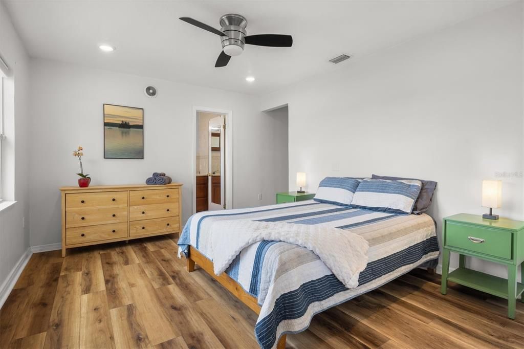 For Sale: $469,900 (3 beds, 3 baths, 1828 Square Feet)