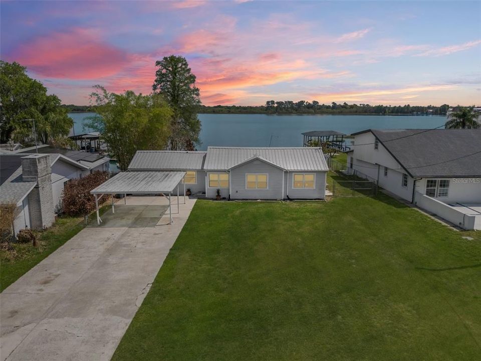 For Sale: $469,900 (3 beds, 3 baths, 1828 Square Feet)
