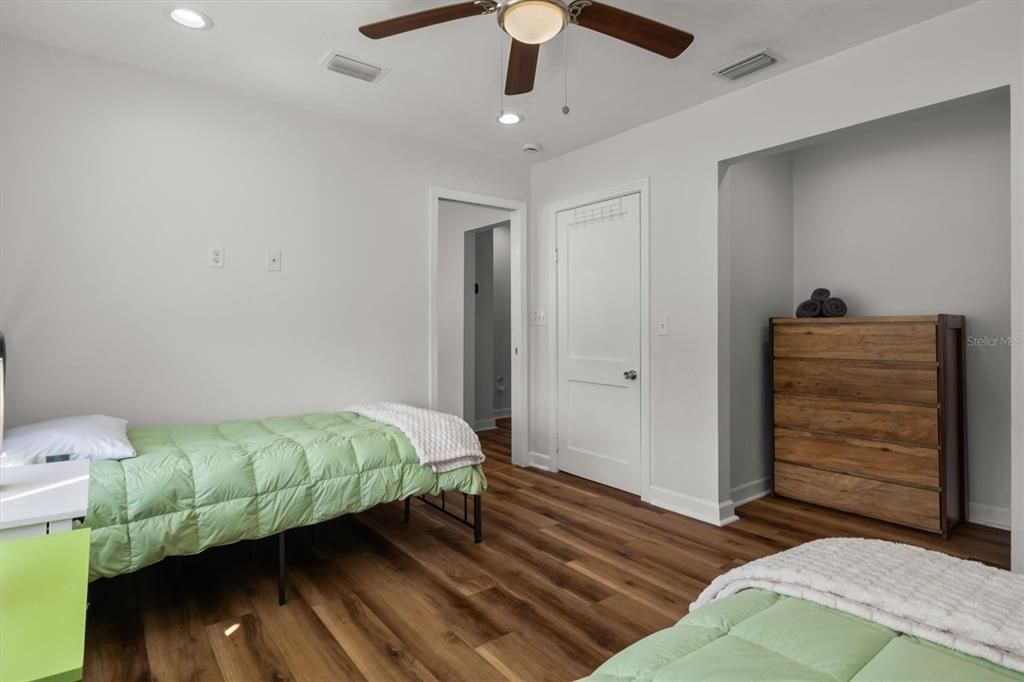 For Sale: $469,900 (3 beds, 3 baths, 1828 Square Feet)