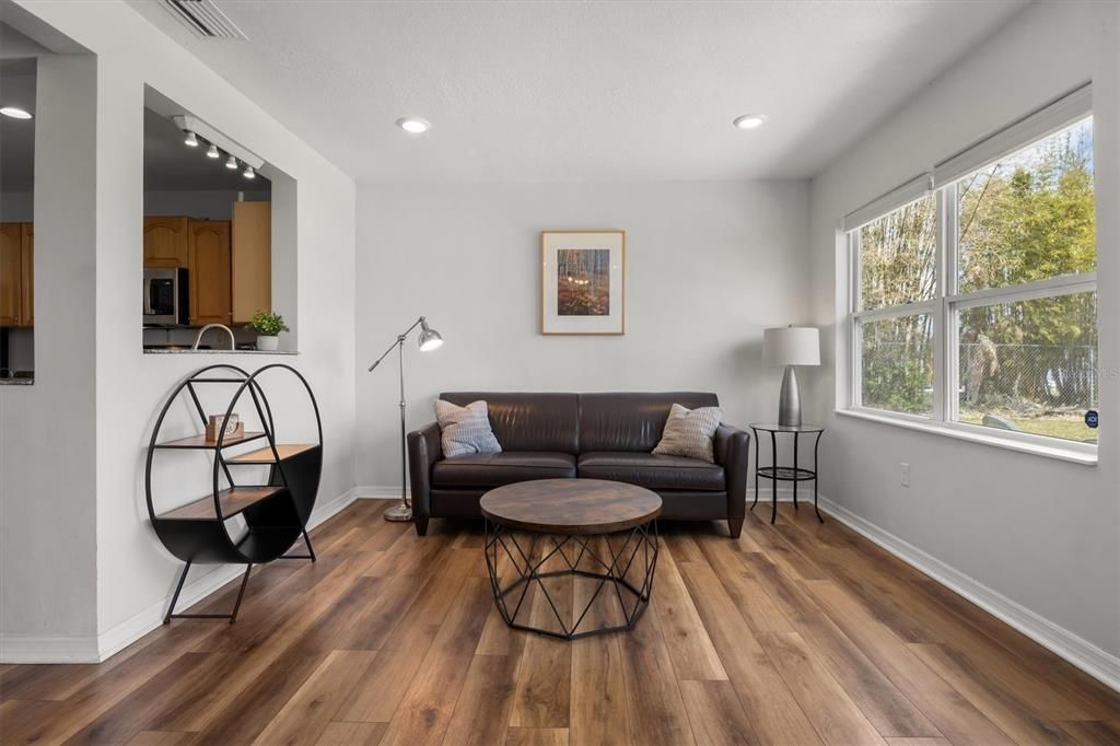 For Sale: $469,900 (3 beds, 3 baths, 1828 Square Feet)