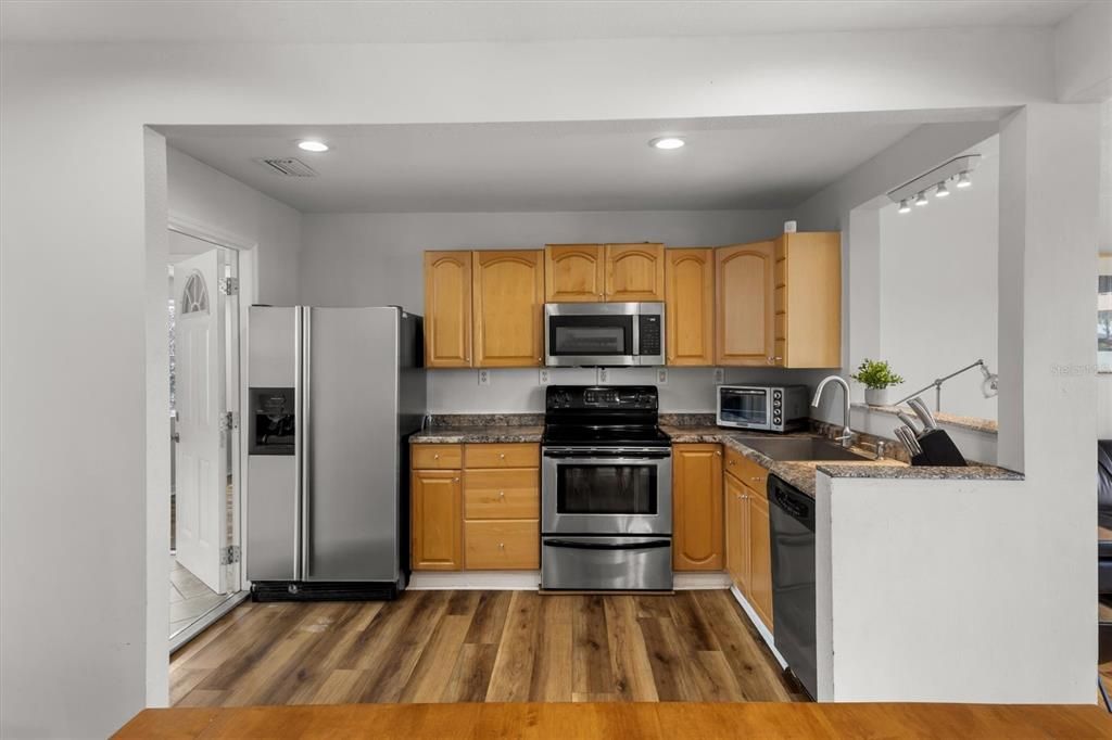 For Sale: $469,900 (3 beds, 3 baths, 1828 Square Feet)