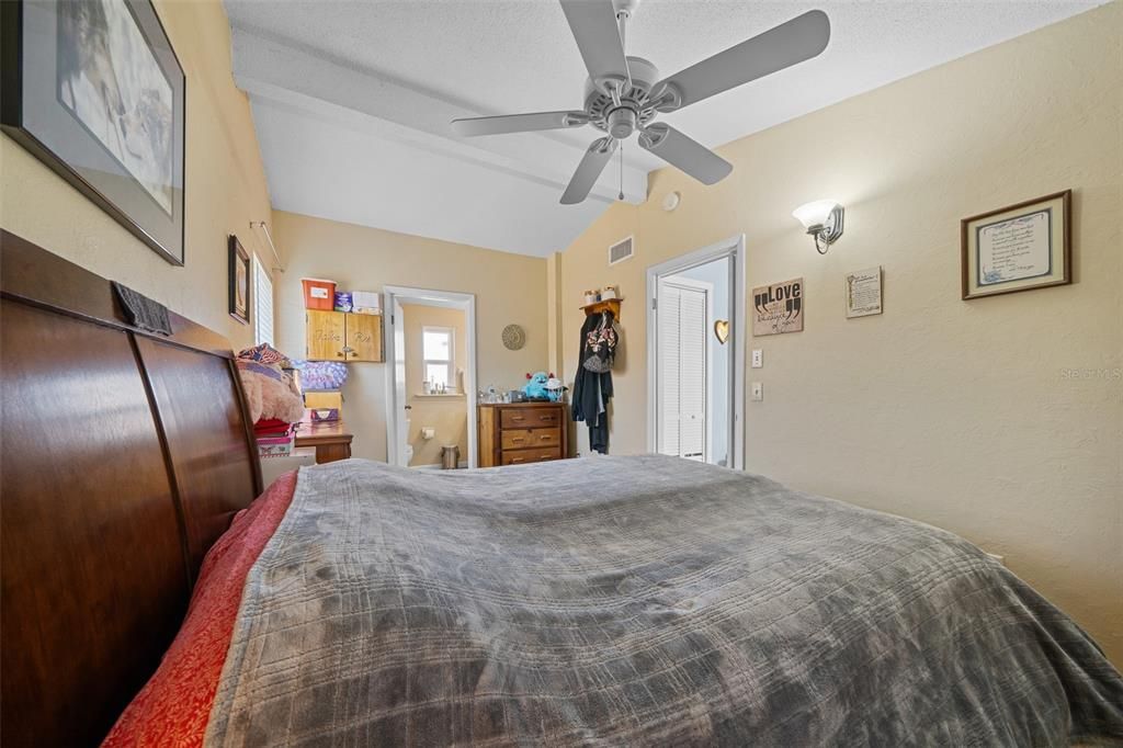 Activo con contrato: $149,900 (2 camas, 2 baños, 810 Pies cuadrados)