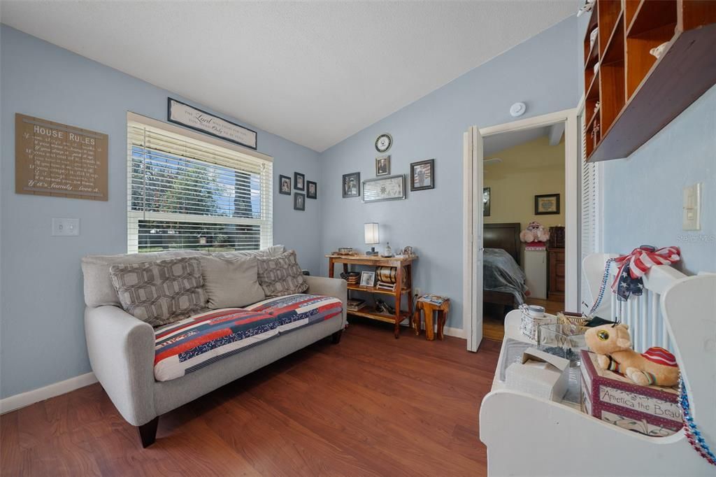 Activo con contrato: $149,900 (2 camas, 2 baños, 810 Pies cuadrados)