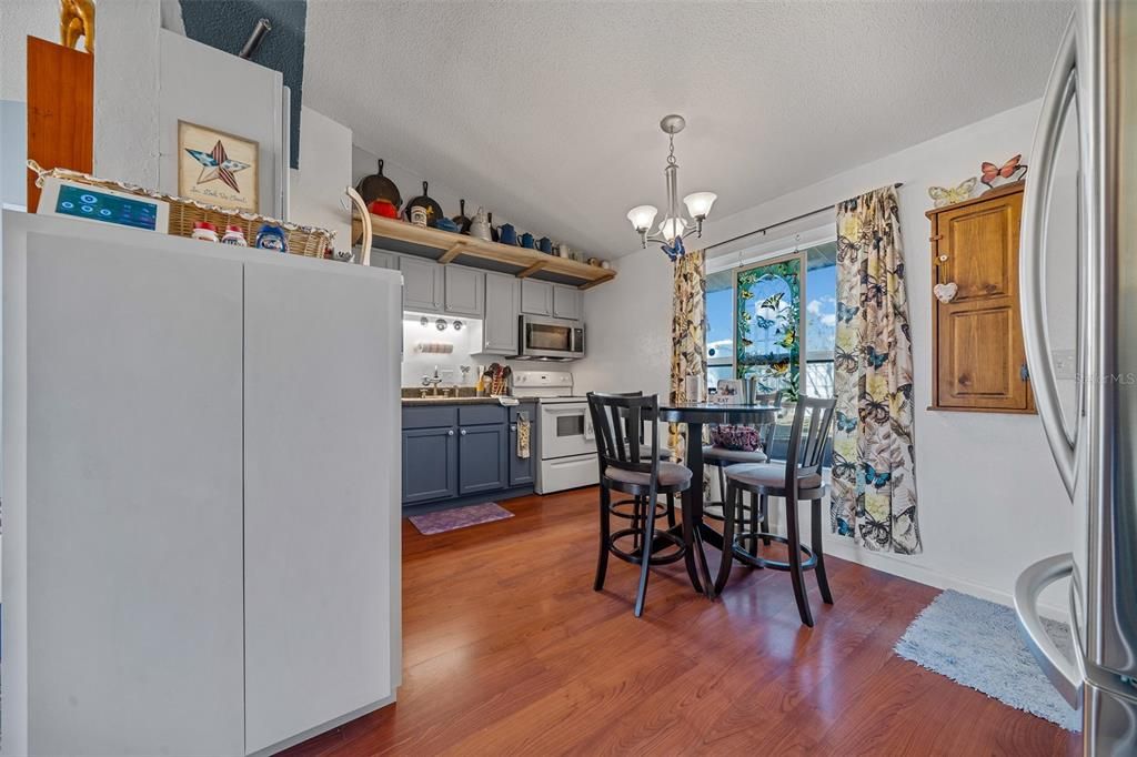 Activo con contrato: $149,900 (2 camas, 2 baños, 810 Pies cuadrados)