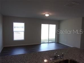 En Renta: $2,000 (4 camas, 2 baños, 1450 Pies cuadrados)