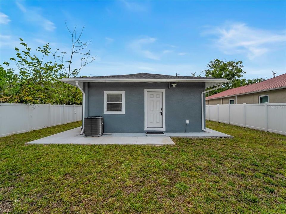 Active With Contract: $240,000 (2 beds, 1 baths, 814 Square Feet)