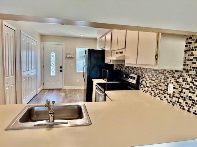 For Sale: $229,900 (2 beds, 2 baths, 995 Square Feet)