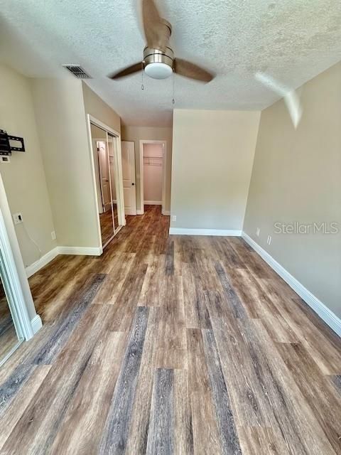 For Sale: $229,900 (2 beds, 2 baths, 995 Square Feet)