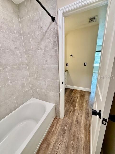 For Sale: $229,900 (2 beds, 2 baths, 995 Square Feet)