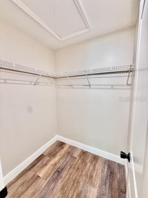 For Sale: $229,900 (2 beds, 2 baths, 995 Square Feet)