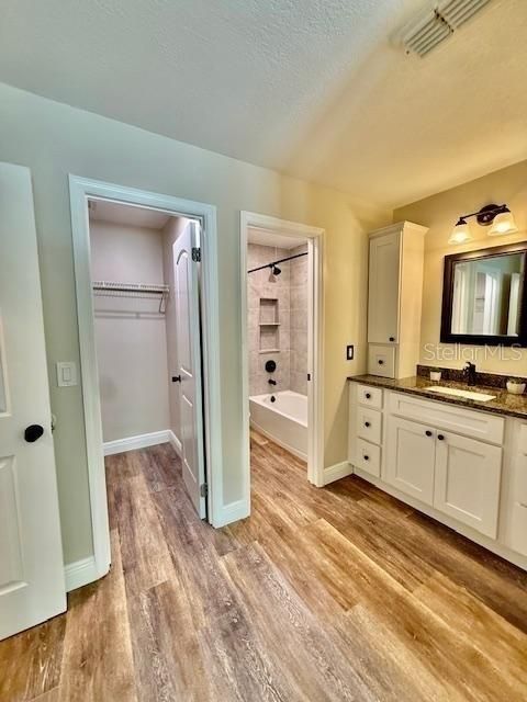 For Sale: $229,900 (2 beds, 2 baths, 995 Square Feet)