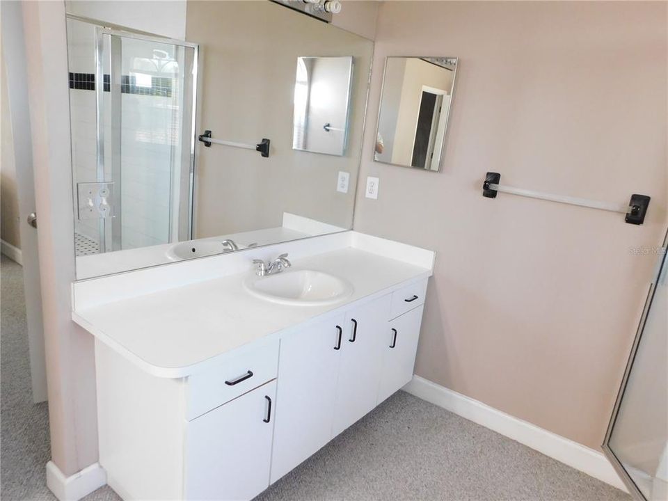En Venta: $450,000 (4 camas, 3 baños, 3160 Pies cuadrados)