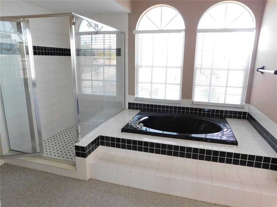 En Venta: $450,000 (4 camas, 3 baños, 3160 Pies cuadrados)