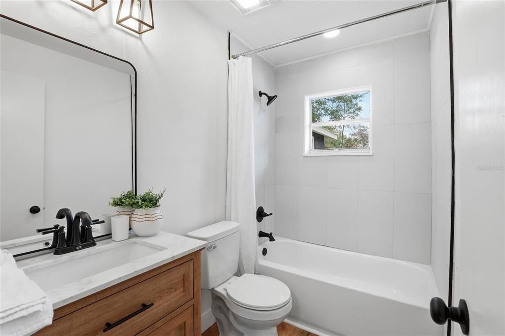 For Sale: $369,900 (3 beds, 2 baths, 1817 Square Feet)