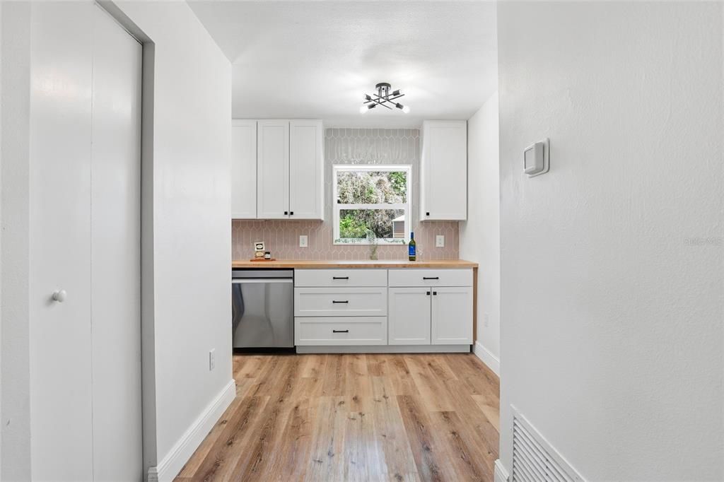 For Sale: $369,900 (3 beds, 2 baths, 1817 Square Feet)