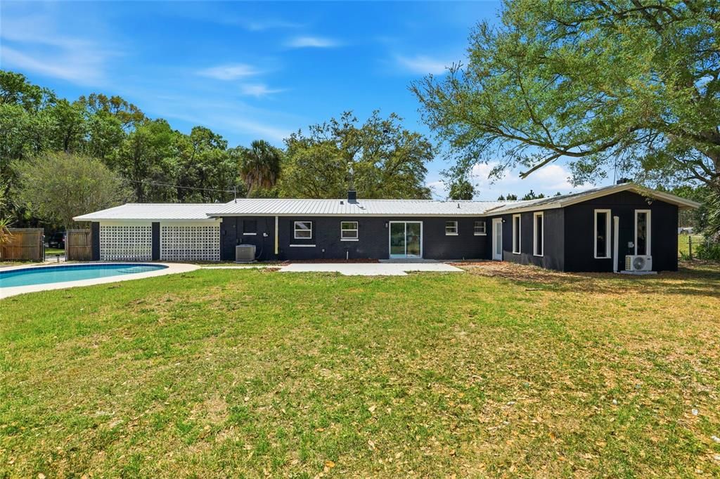 For Sale: $369,900 (3 beds, 2 baths, 1817 Square Feet)