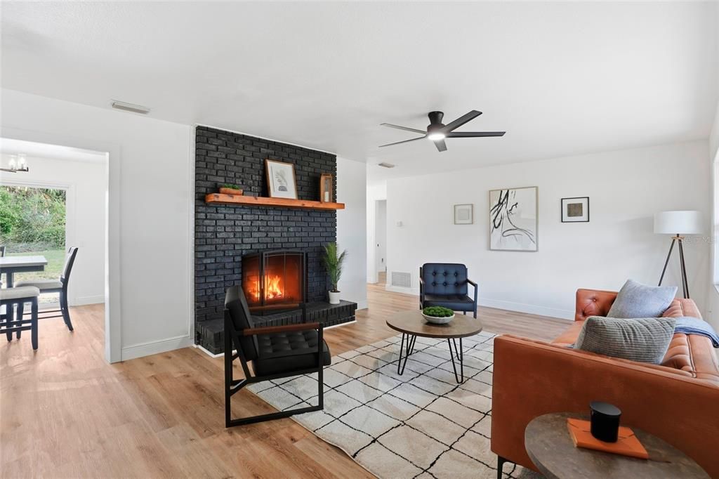 For Sale: $369,900 (3 beds, 2 baths, 1817 Square Feet)