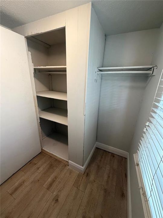 Под контрактом: $1,950 (3 спален, 1 ванн, 1111 Квадратных фут)