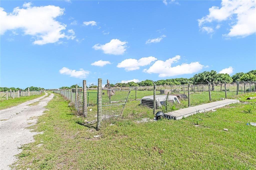 For Sale: $580,000 (3 beds, 2 baths, 980 Square Feet)