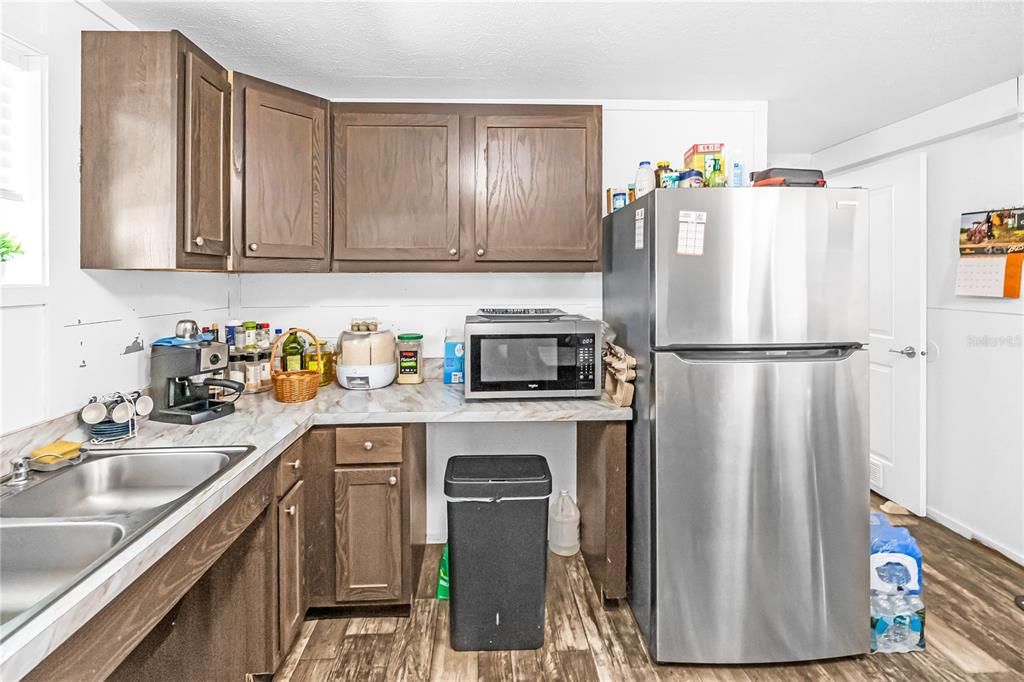 For Sale: $580,000 (3 beds, 2 baths, 980 Square Feet)