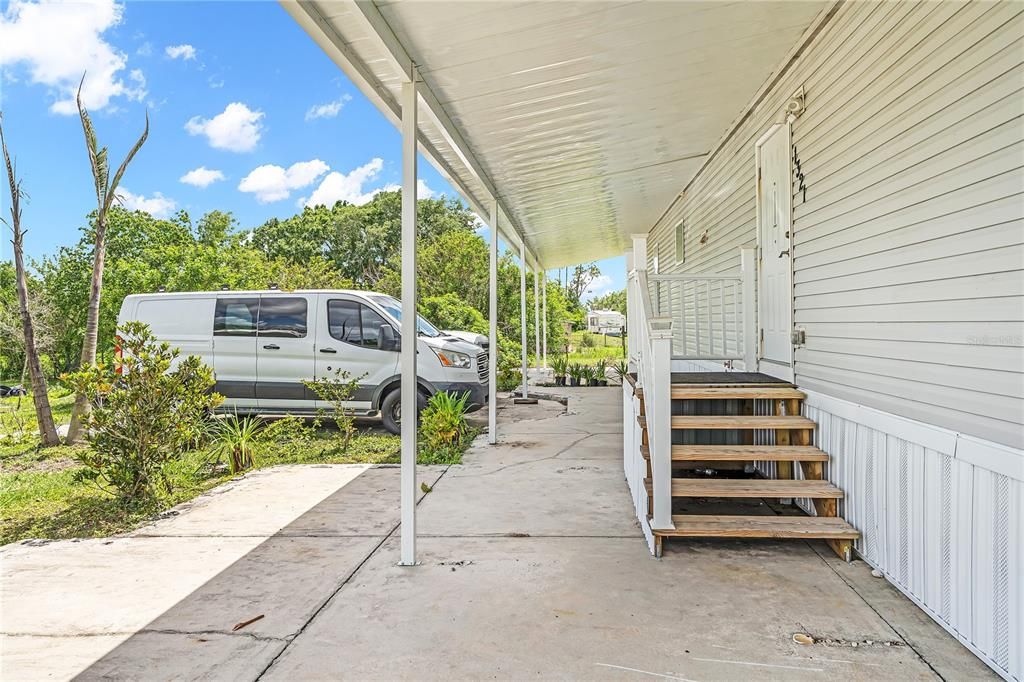 For Sale: $580,000 (3 beds, 2 baths, 980 Square Feet)