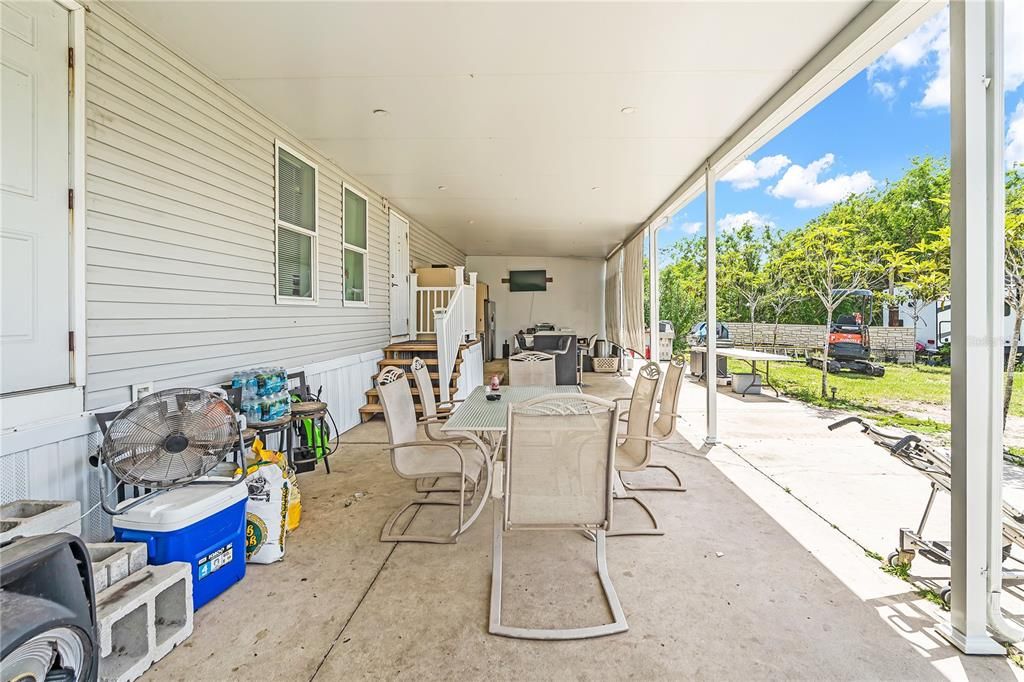 For Sale: $580,000 (3 beds, 2 baths, 980 Square Feet)