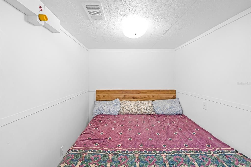 For Sale: $580,000 (3 beds, 2 baths, 980 Square Feet)