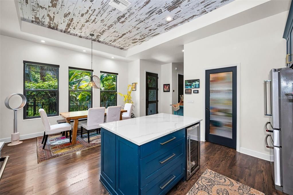 Activo con contrato: $1,695,000 (4 camas, 3 baños, 2554 Pies cuadrados)