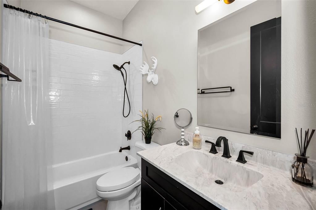 Activo con contrato: $1,695,000 (4 camas, 3 baños, 2554 Pies cuadrados)