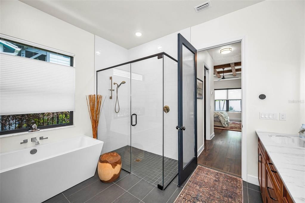 Activo con contrato: $1,695,000 (4 camas, 3 baños, 2554 Pies cuadrados)
