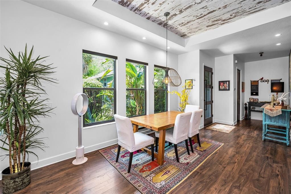 Activo con contrato: $1,695,000 (4 camas, 3 baños, 2554 Pies cuadrados)