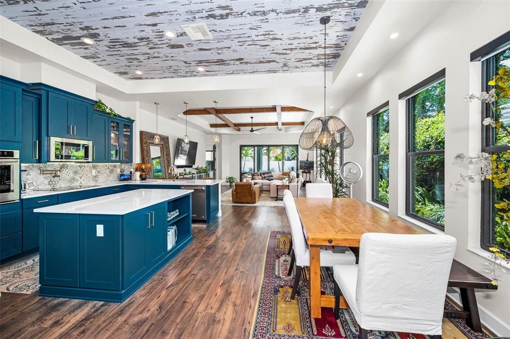 Activo con contrato: $1,695,000 (4 camas, 3 baños, 2554 Pies cuadrados)