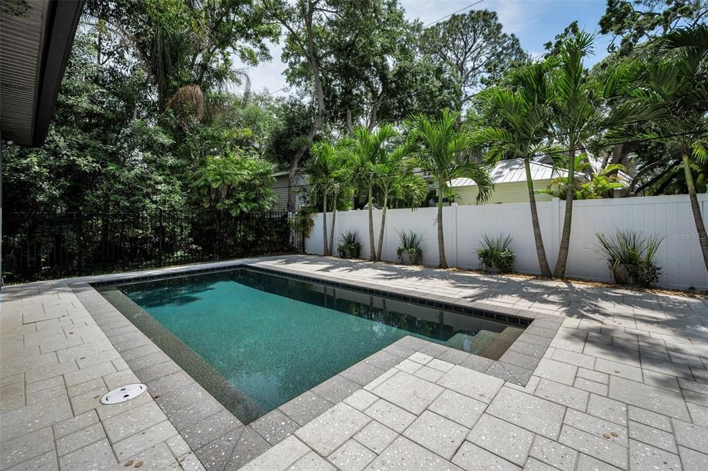 Activo con contrato: $1,695,000 (4 camas, 3 baños, 2554 Pies cuadrados)