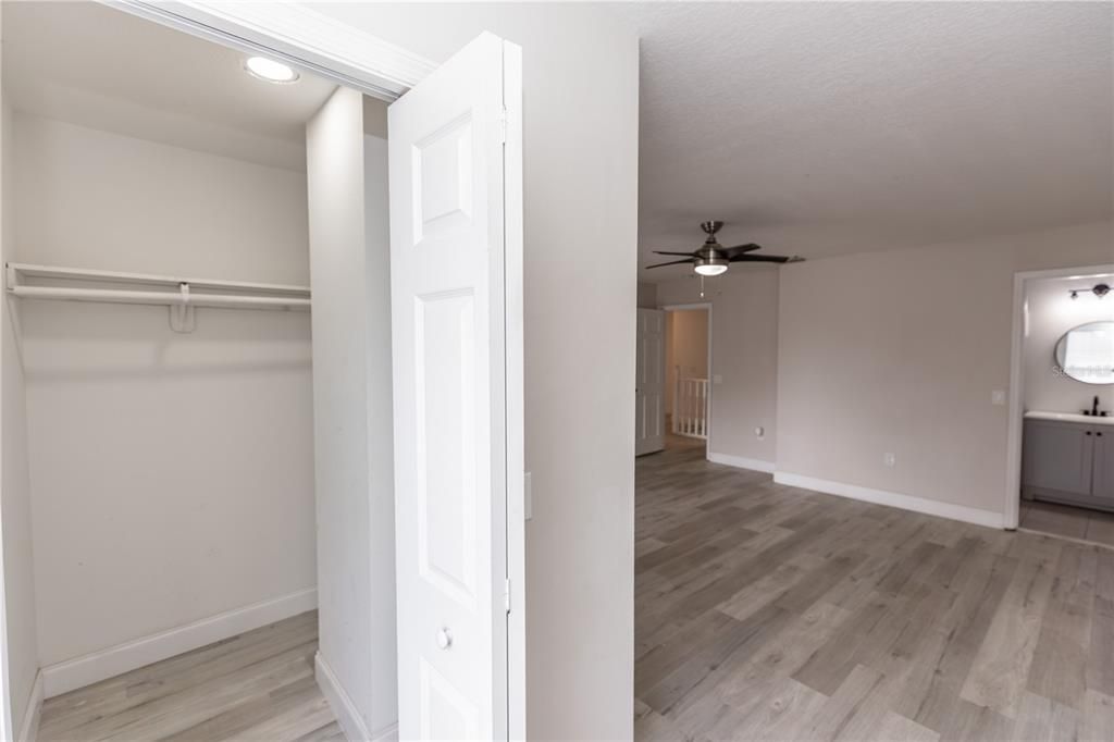 Activo con contrato: $579,900 (5 camas, 3 baños, 3086 Pies cuadrados)