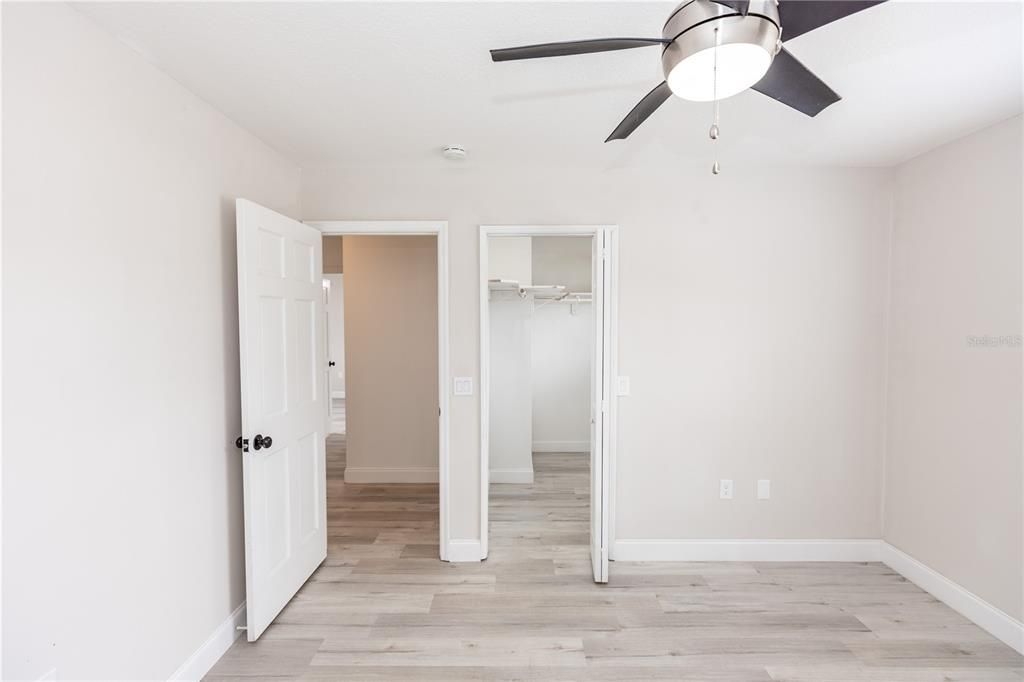 Activo con contrato: $579,900 (5 camas, 3 baños, 3086 Pies cuadrados)
