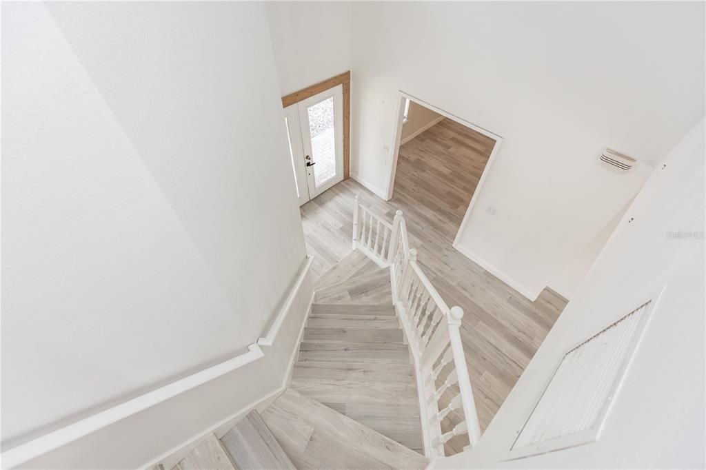 Activo con contrato: $579,900 (5 camas, 3 baños, 3086 Pies cuadrados)