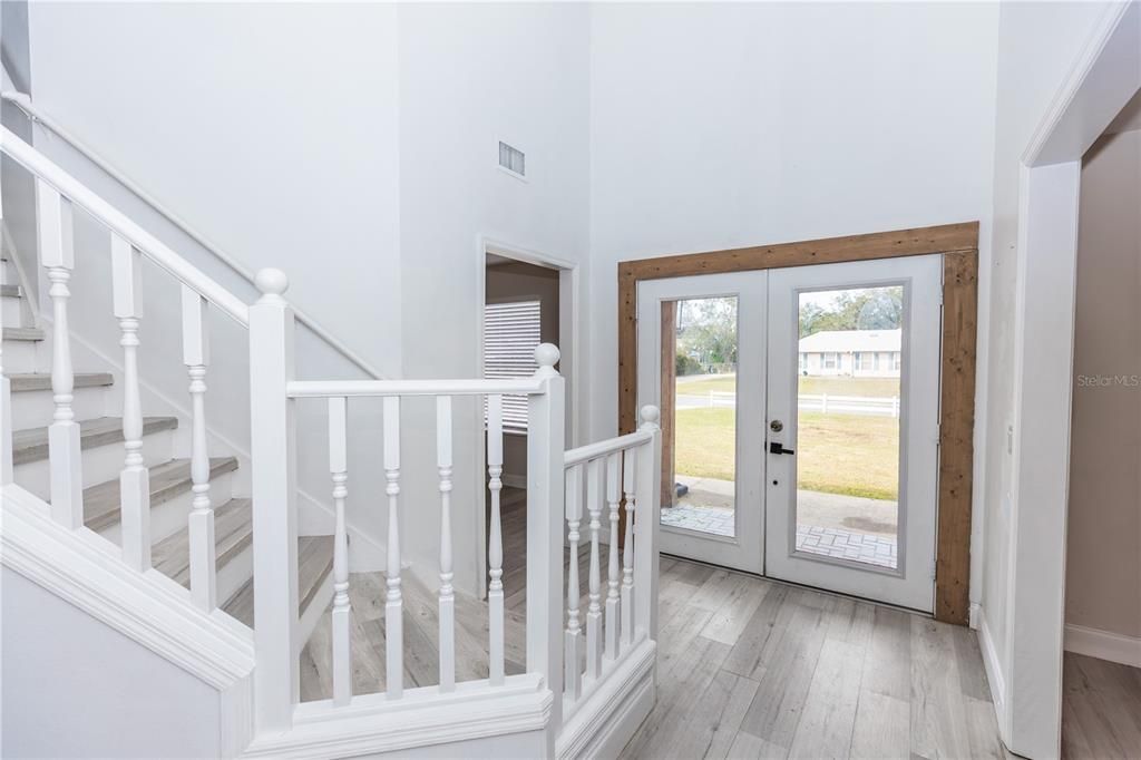 Activo con contrato: $579,900 (5 camas, 3 baños, 3086 Pies cuadrados)