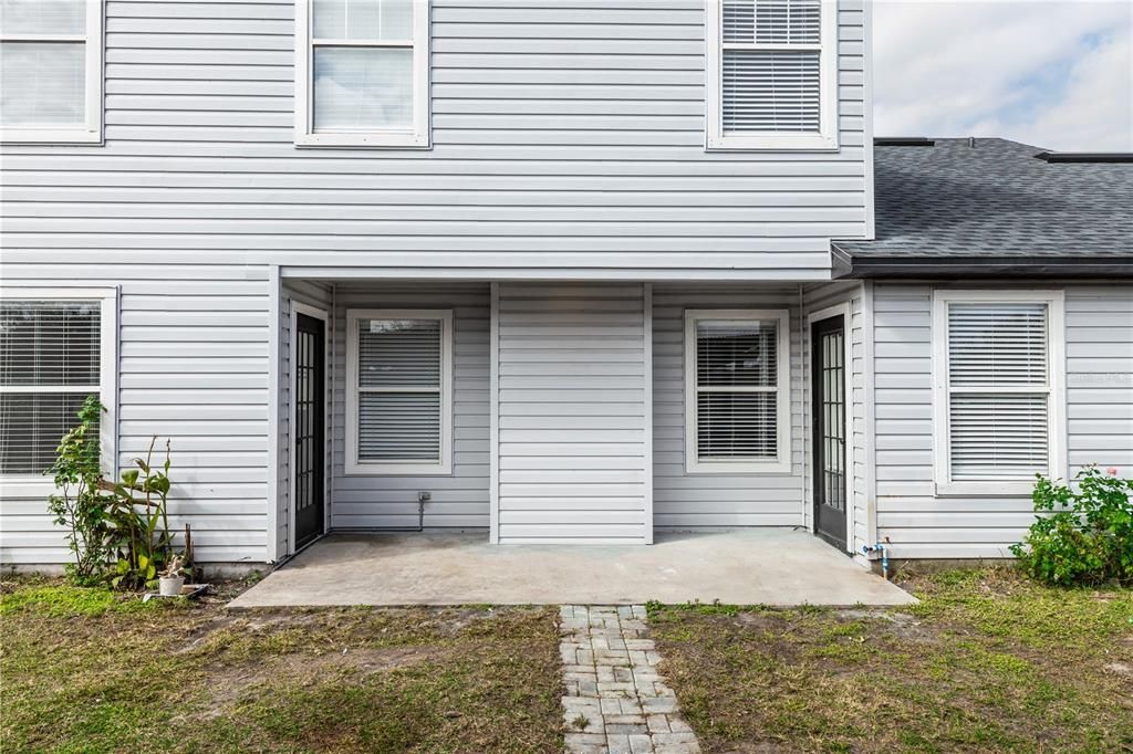 Activo con contrato: $579,900 (5 camas, 3 baños, 3086 Pies cuadrados)