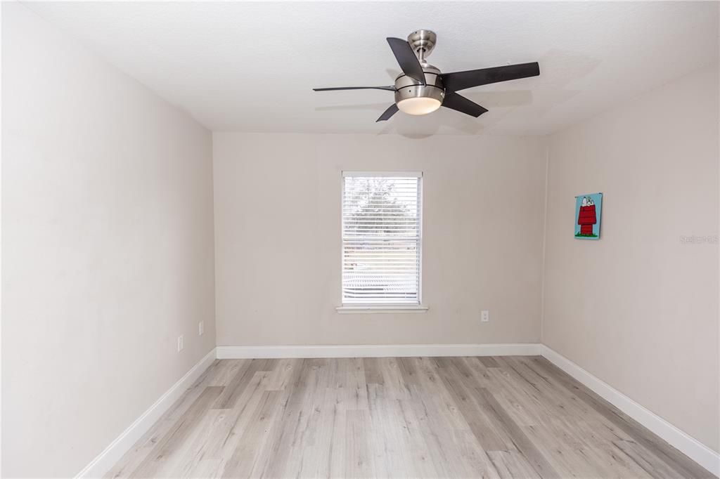 Activo con contrato: $579,900 (5 camas, 3 baños, 3086 Pies cuadrados)