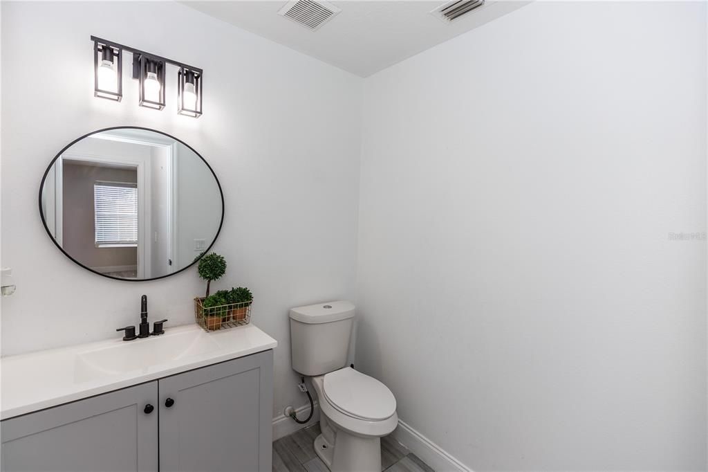 Activo con contrato: $579,900 (5 camas, 3 baños, 3086 Pies cuadrados)