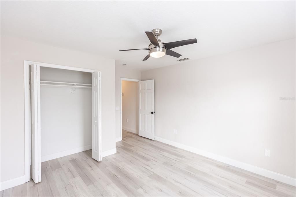 Activo con contrato: $579,900 (5 camas, 3 baños, 3086 Pies cuadrados)