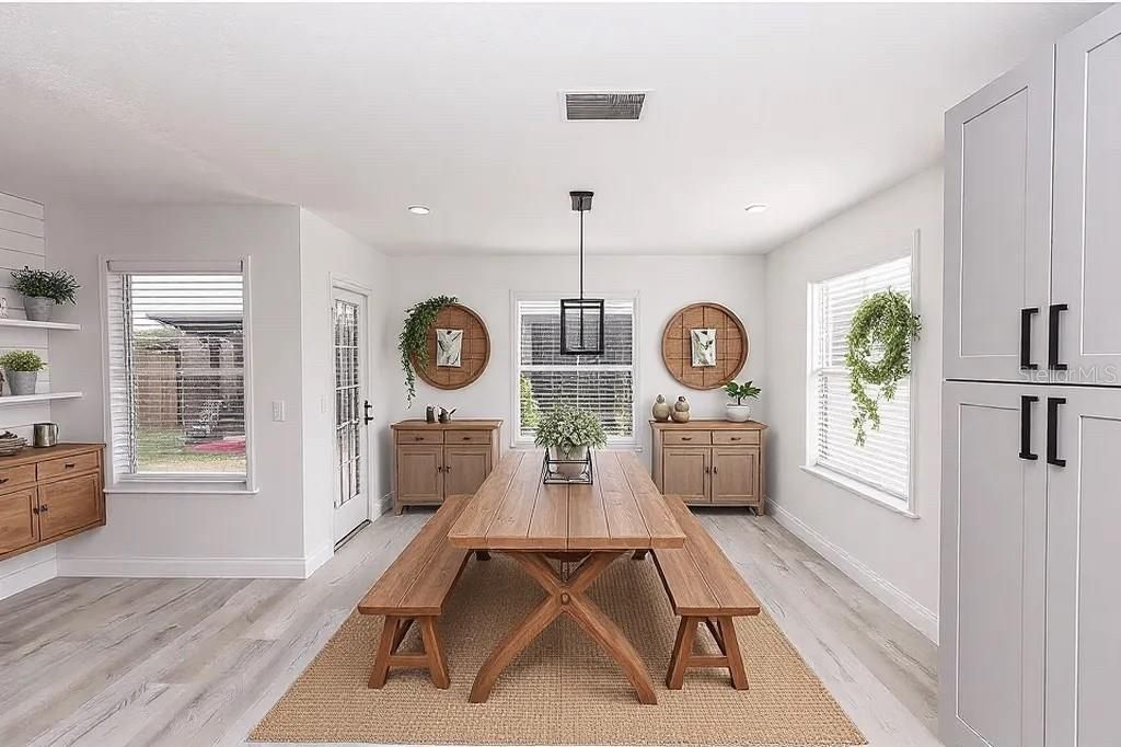 Activo con contrato: $579,900 (5 camas, 3 baños, 3086 Pies cuadrados)